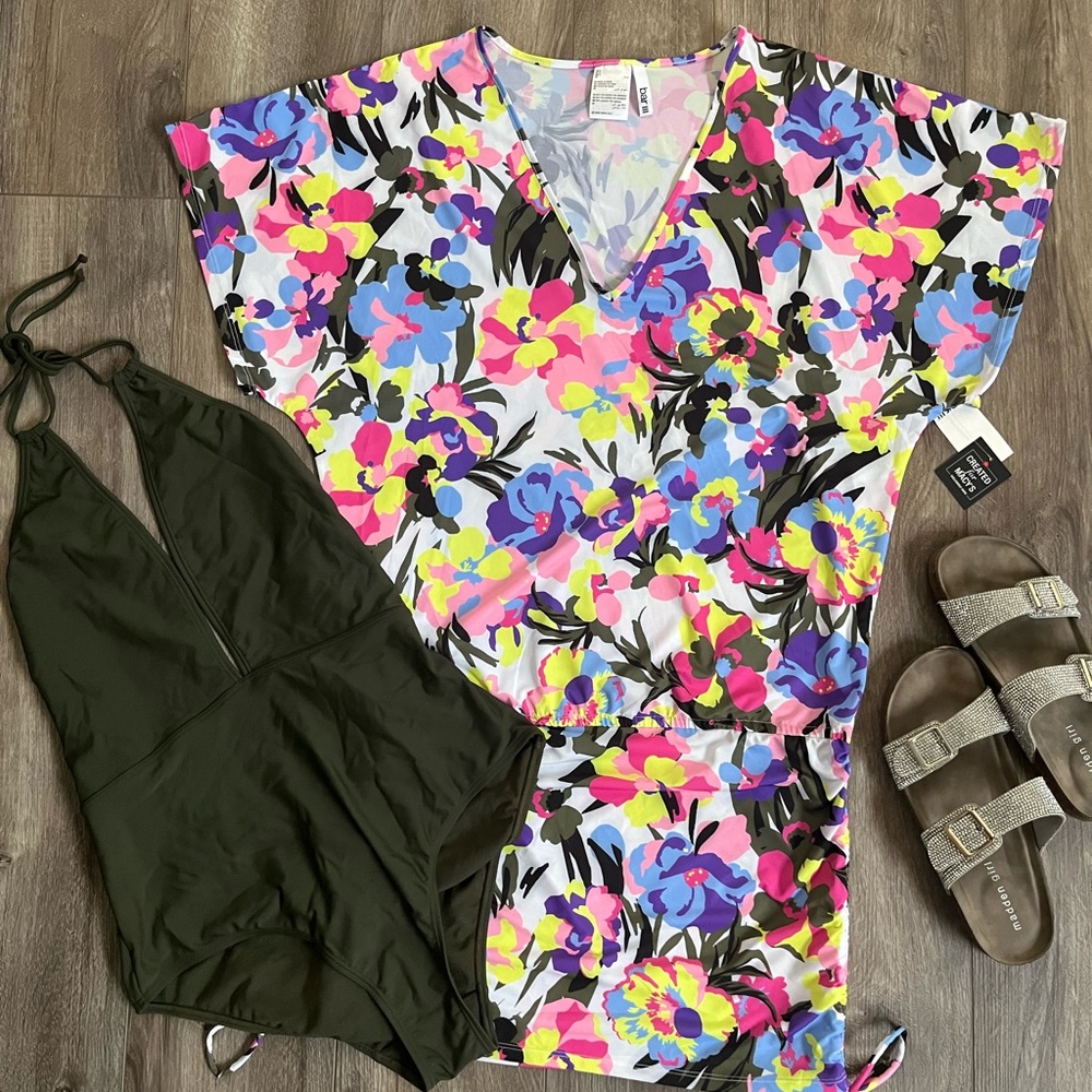 BNWT Bar lll Vibrant Multicolor Coverup